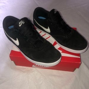 Nike SB Charge Low Shoes